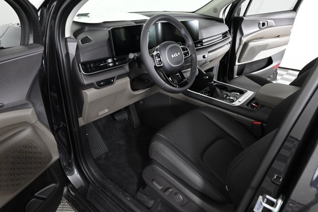 new 2025 Kia Carnival car, priced at $40,734