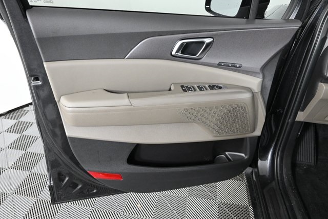 new 2025 Kia Carnival car, priced at $40,734
