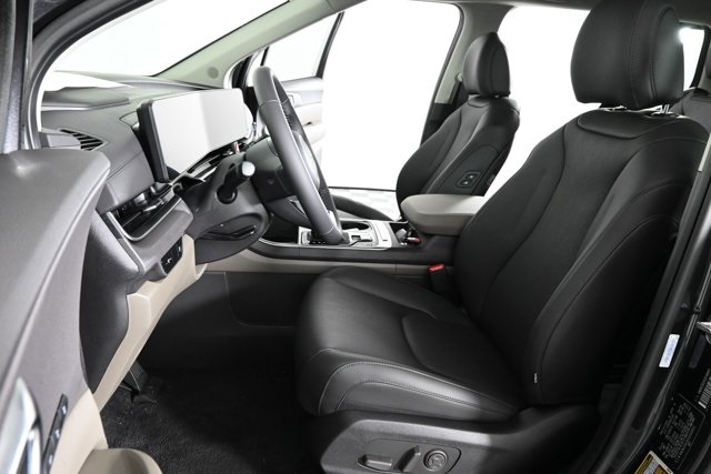 new 2025 Kia Carnival car, priced at $40,734