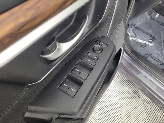 used 2022 Honda CR-V car, priced at $27,995