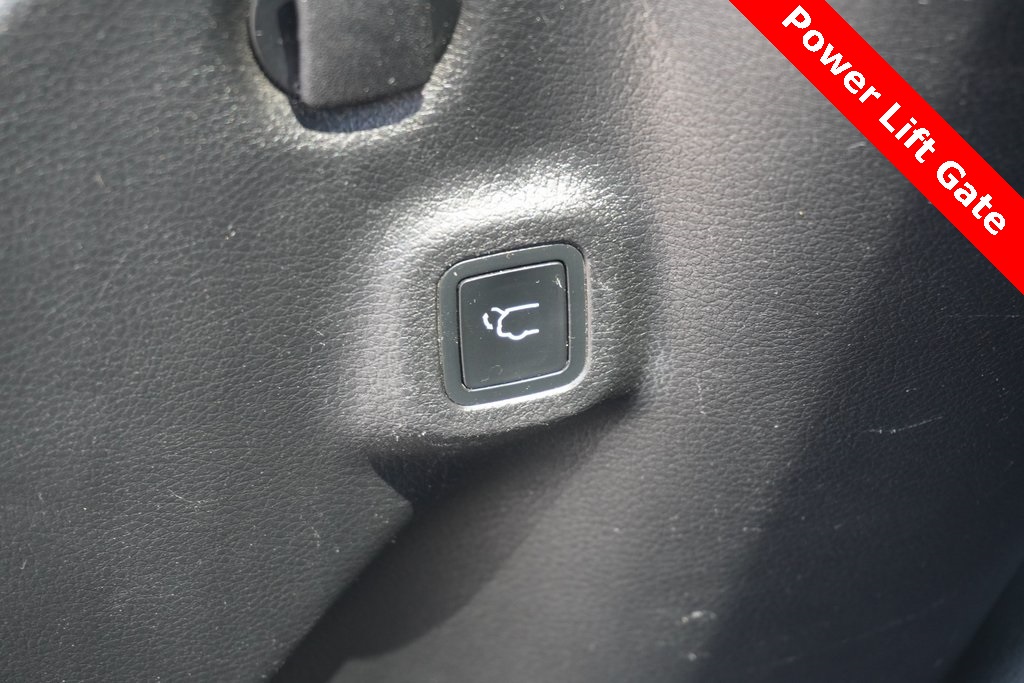 used 2018 Jeep Compass car, priced at $10,000