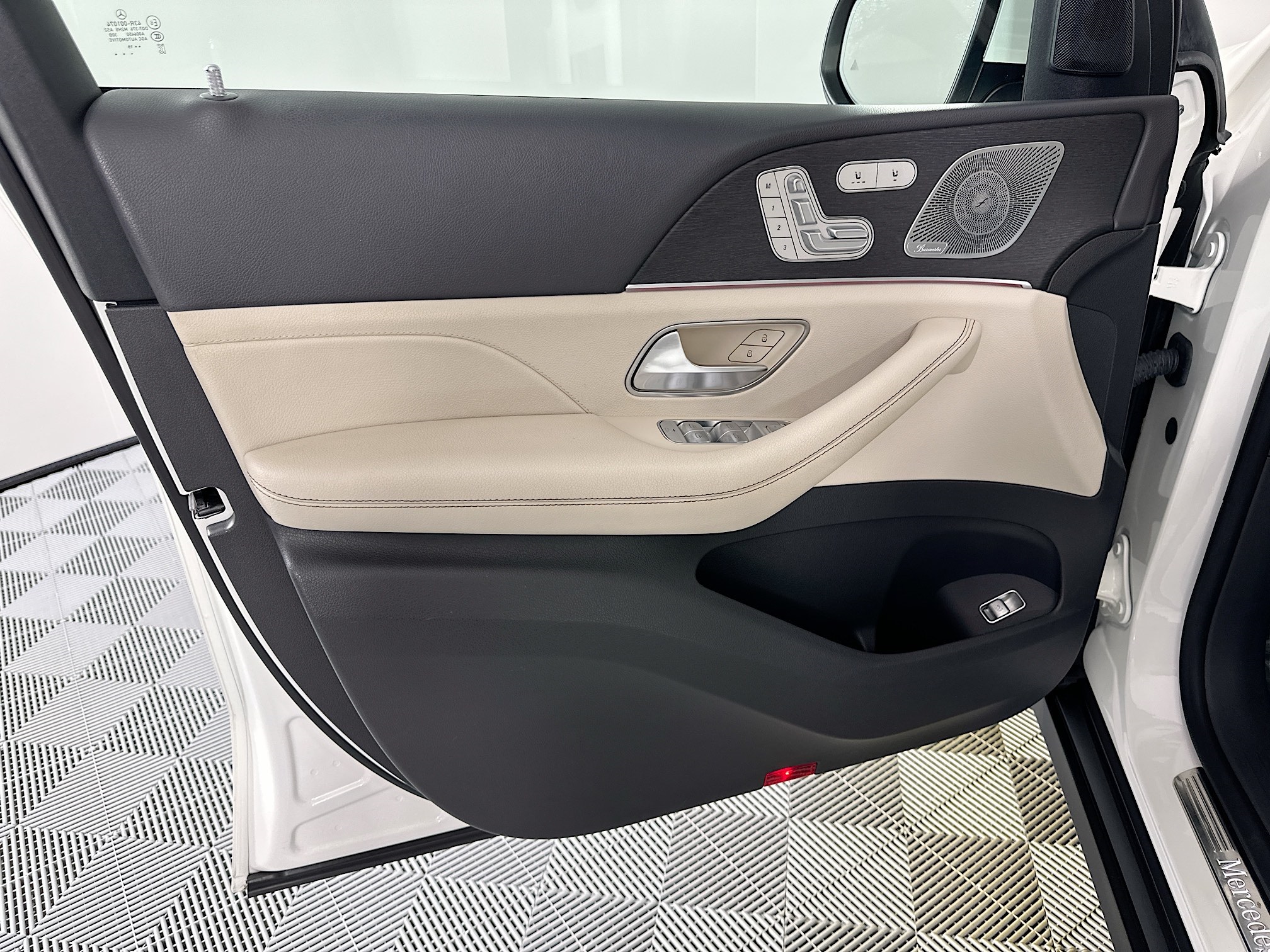 used 2020 Mercedes-Benz GLE car, priced at $36,995