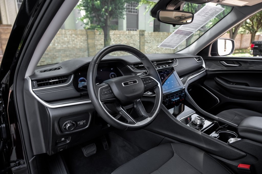used 2022 Jeep Grand Cherokee car, priced at $28,998