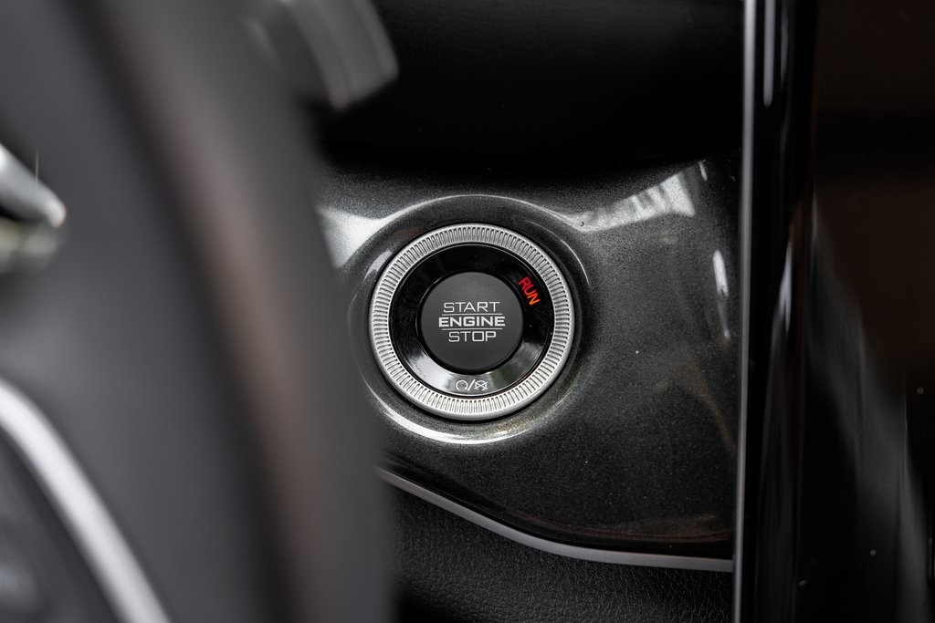 used 2022 Jeep Grand Cherokee car, priced at $28,998