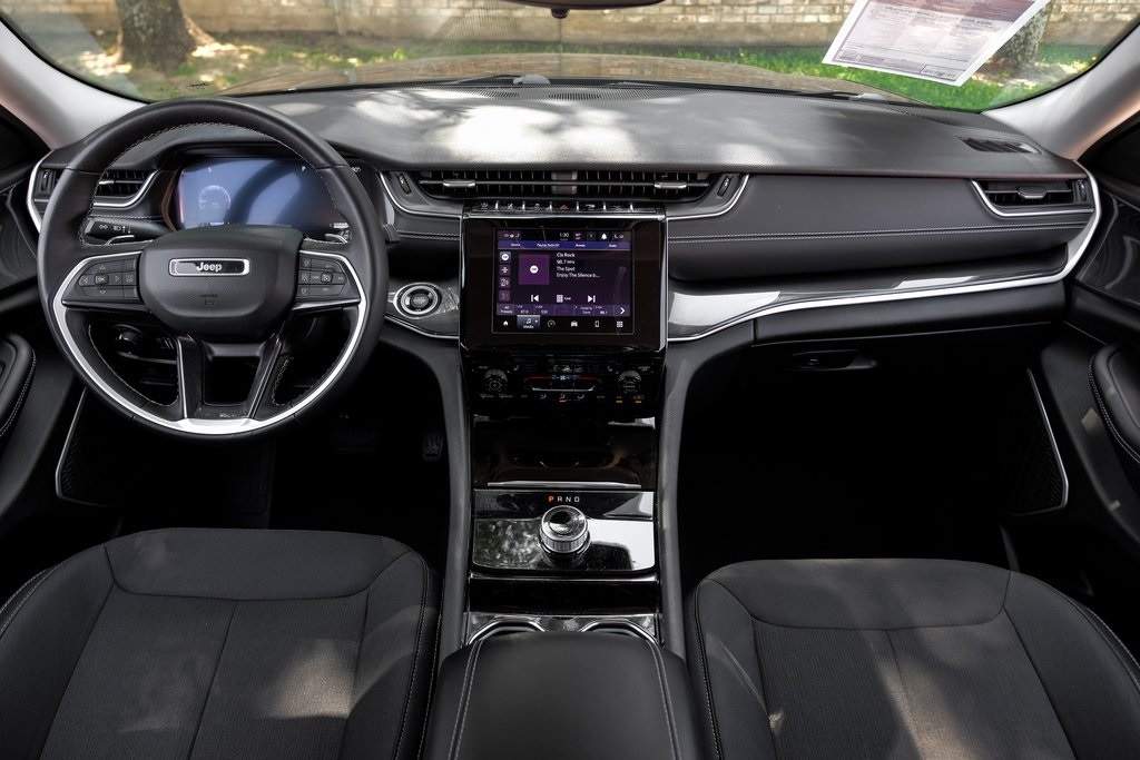 used 2022 Jeep Grand Cherokee car, priced at $28,998