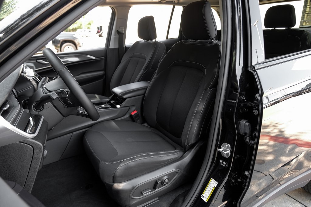 used 2022 Jeep Grand Cherokee car, priced at $28,998