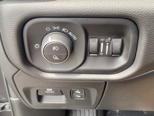 new 2025 Ram 1500 car, priced at $62,372