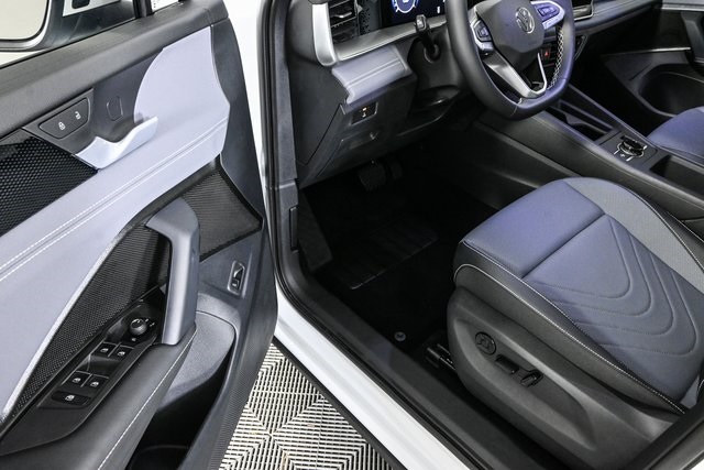 new 2025 Volkswagen Tiguan car, priced at $39,166