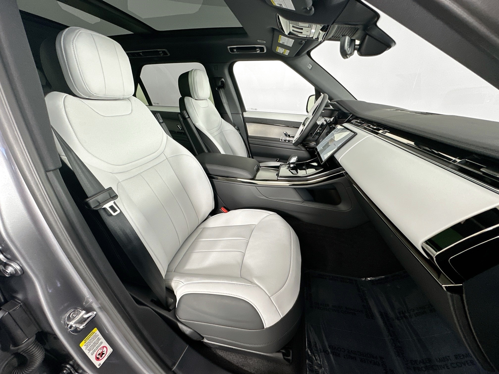new 2025 Land Rover Range Rover Sport car, priced at $101,655
