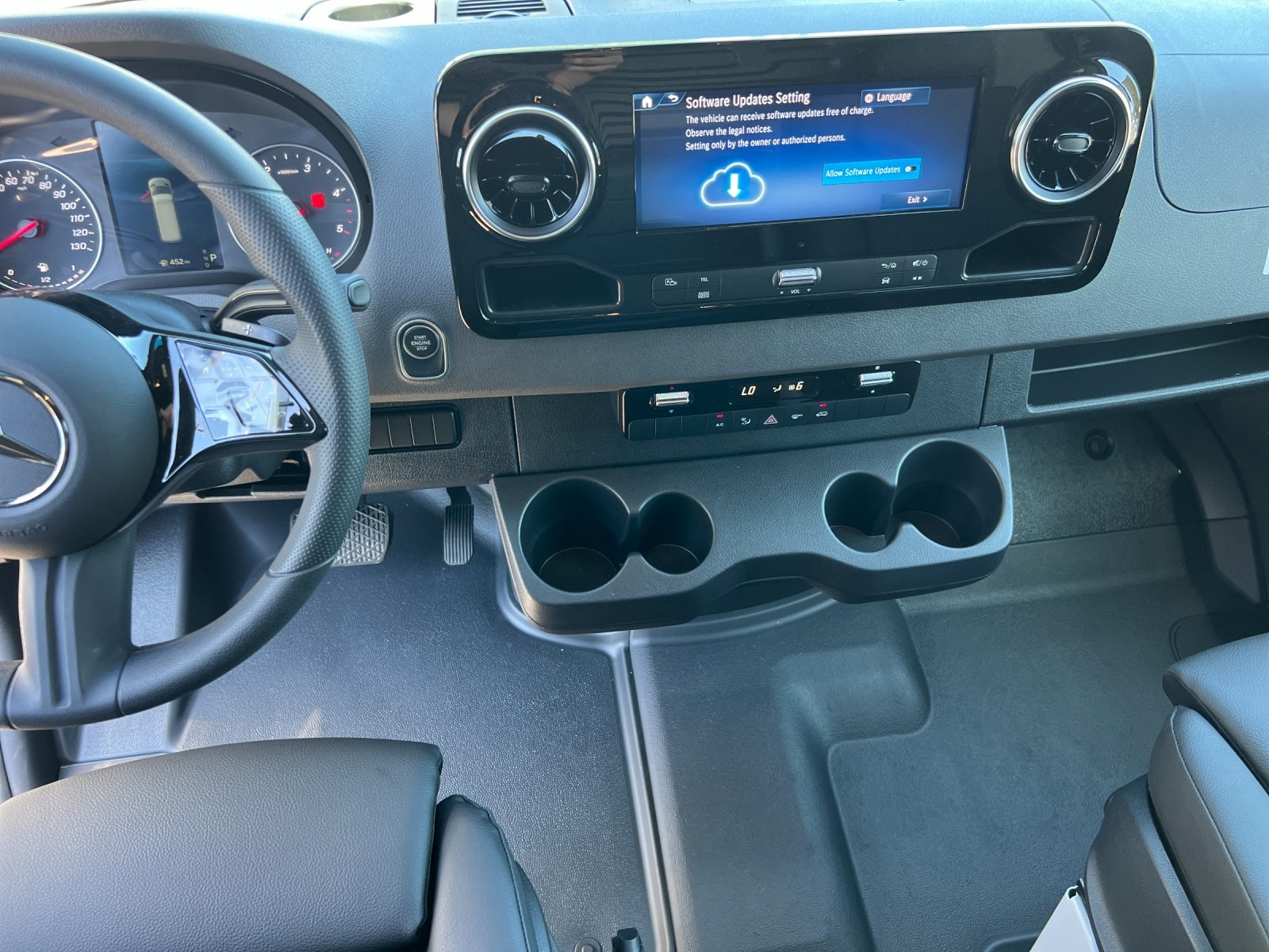 new 2025 Mercedes-Benz Sprinter 2500 car