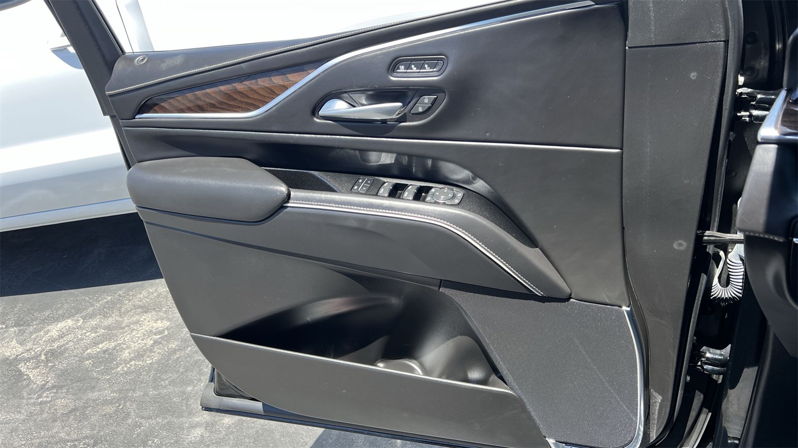 used 2022 Cadillac Escalade car, priced at $83,991