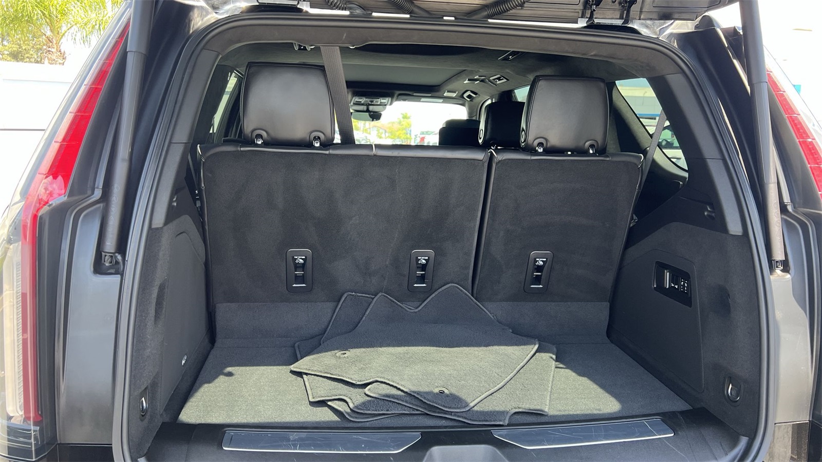 used 2022 Cadillac Escalade car, priced at $83,991