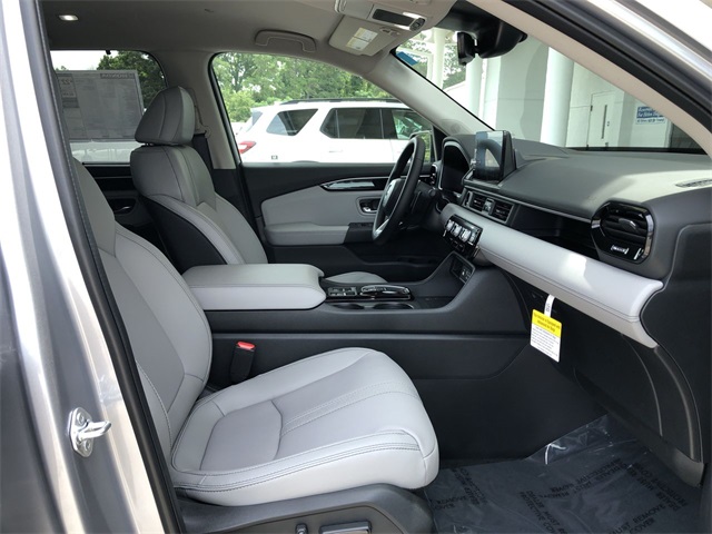 new 2025 Honda Pilot car, priced at $44,450