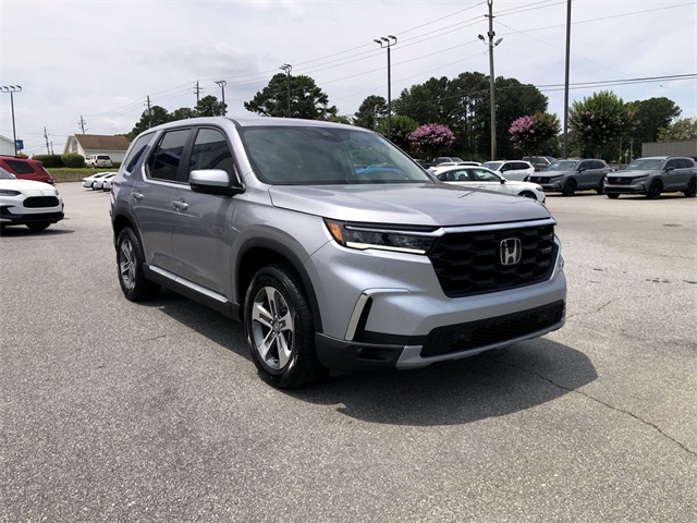 new 2025 Honda Pilot car, priced at $44,450