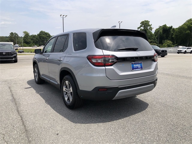 new 2025 Honda Pilot car, priced at $44,450
