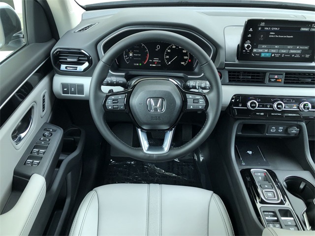 new 2025 Honda Pilot car, priced at $44,450