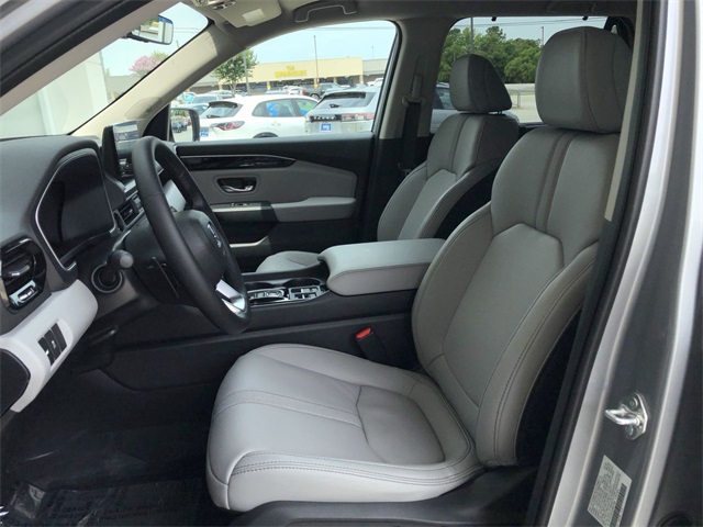 new 2025 Honda Pilot car, priced at $44,450
