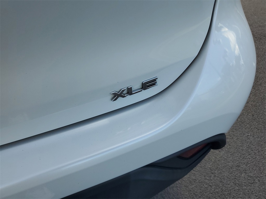 used 2022 Toyota Highlander car, priced at $30,998