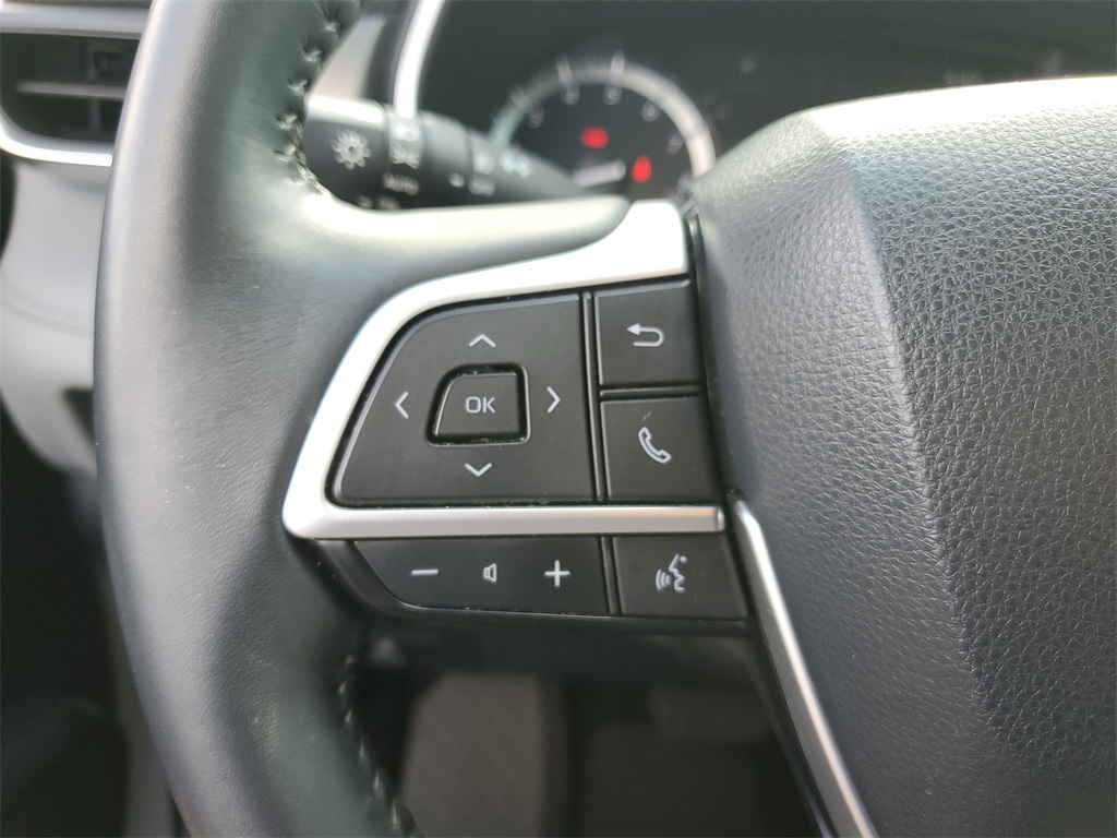 used 2022 Toyota Highlander car, priced at $30,998