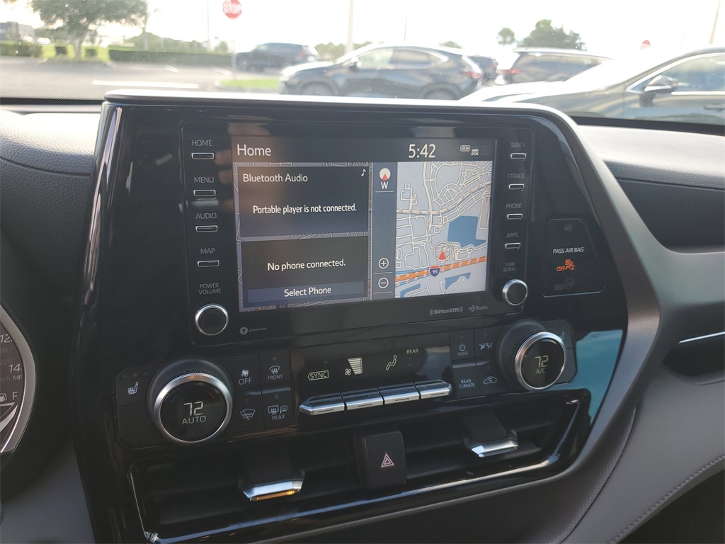 used 2022 Toyota Highlander car, priced at $30,998