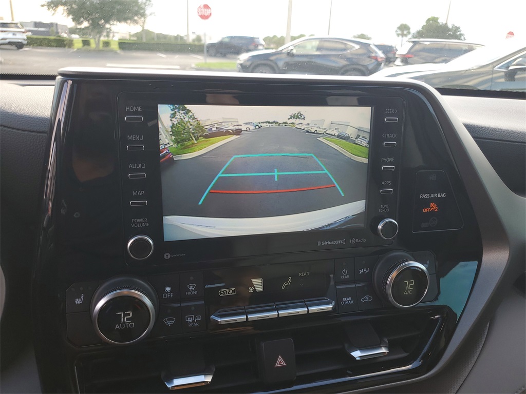 used 2022 Toyota Highlander car, priced at $30,998