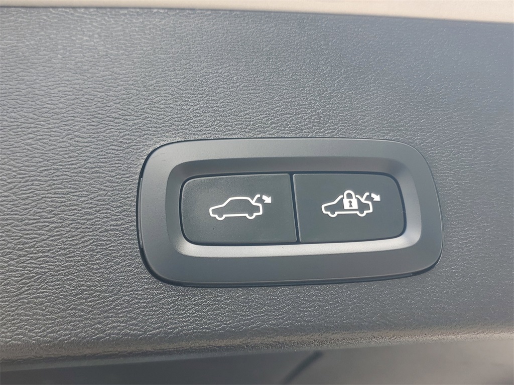 used 2023 Volvo XC40 car, priced at $27,494