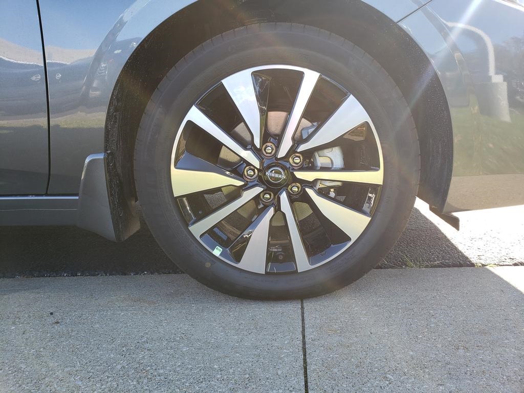new 2025 Nissan Sentra car, priced at $24,690