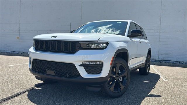 new 2025 Jeep Grand Cherokee car, priced at $51,769