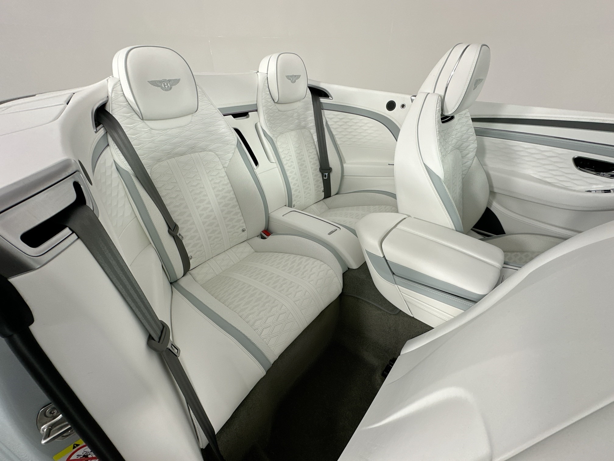 new 2025 Bentley Continental GTC car