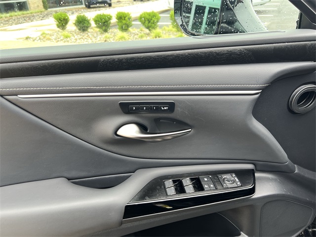 used 2024 Lexus ES car, priced at $41,720