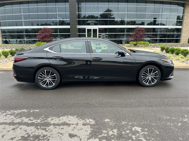 used 2024 Lexus ES car, priced at $41,720