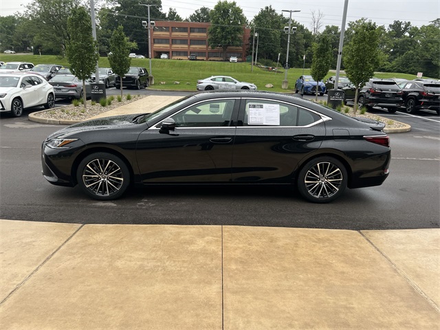 used 2024 Lexus ES car, priced at $41,720