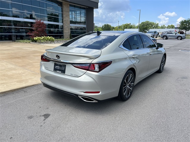 used 2022 Lexus ES car, priced at $37,940