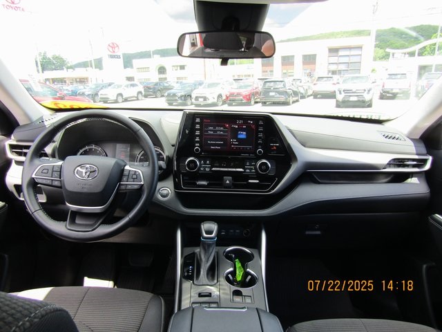 used 2022 Toyota Highlander car, priced at $31,999