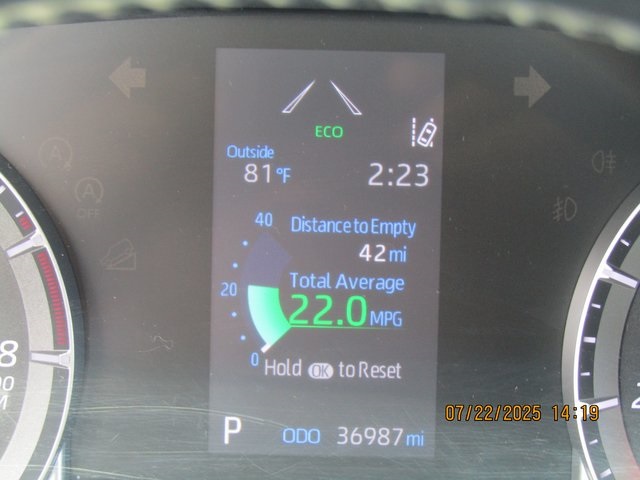 used 2022 Toyota Highlander car, priced at $31,999
