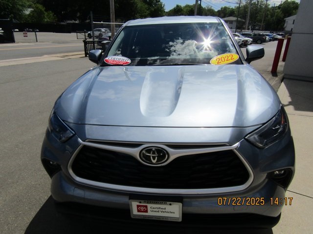 used 2022 Toyota Highlander car, priced at $31,999