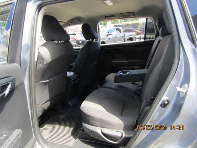 used 2022 Toyota Highlander car, priced at $31,999