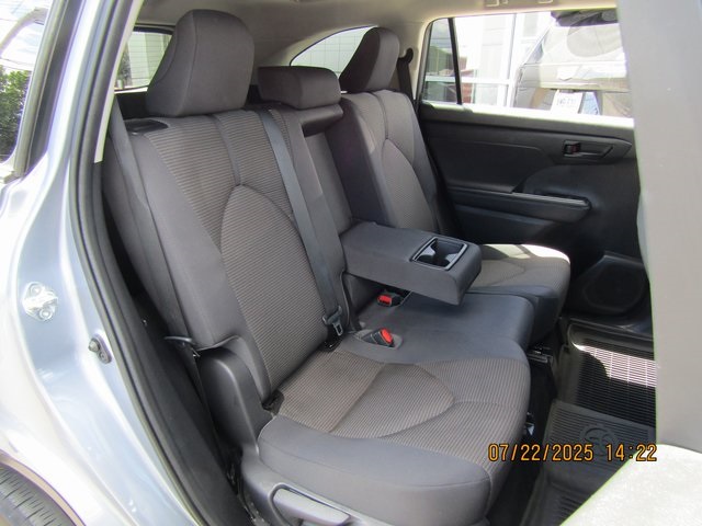 used 2022 Toyota Highlander car, priced at $31,999