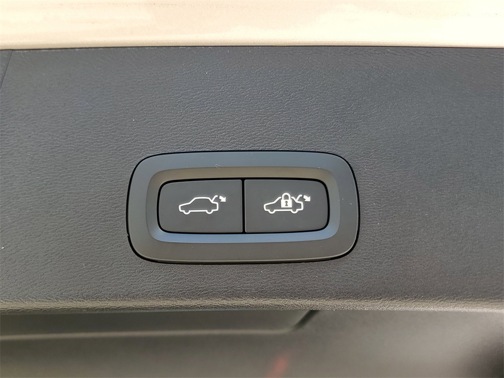used 2023 Volvo XC40 car, priced at $31,995