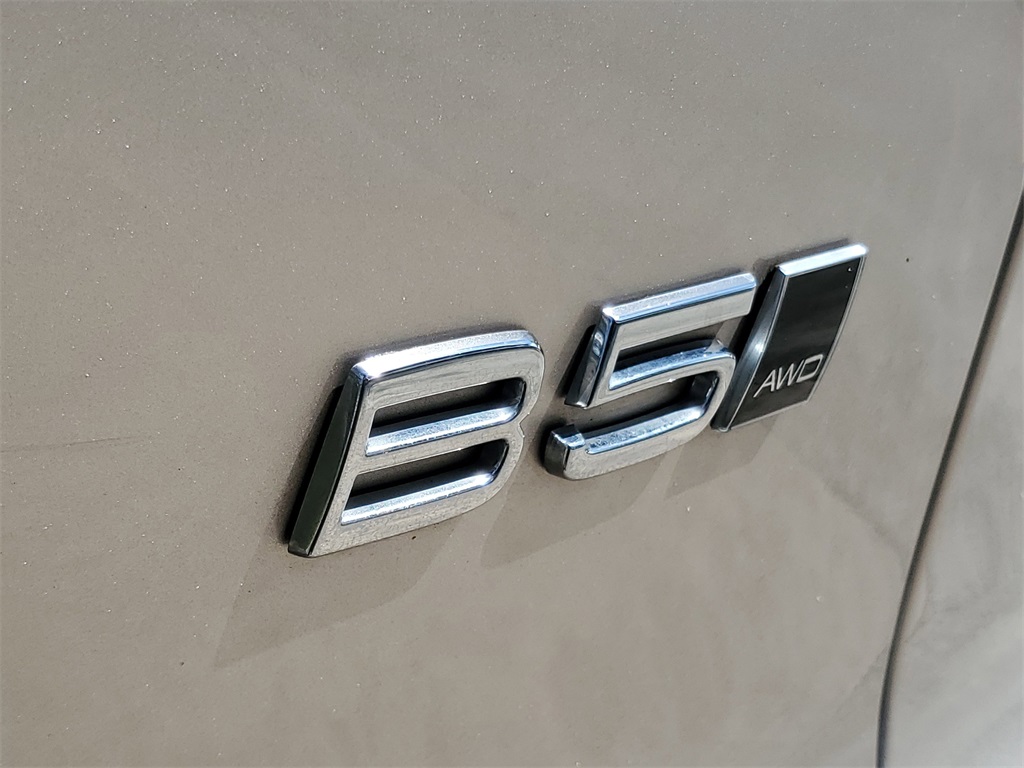 used 2023 Volvo XC40 car, priced at $31,995