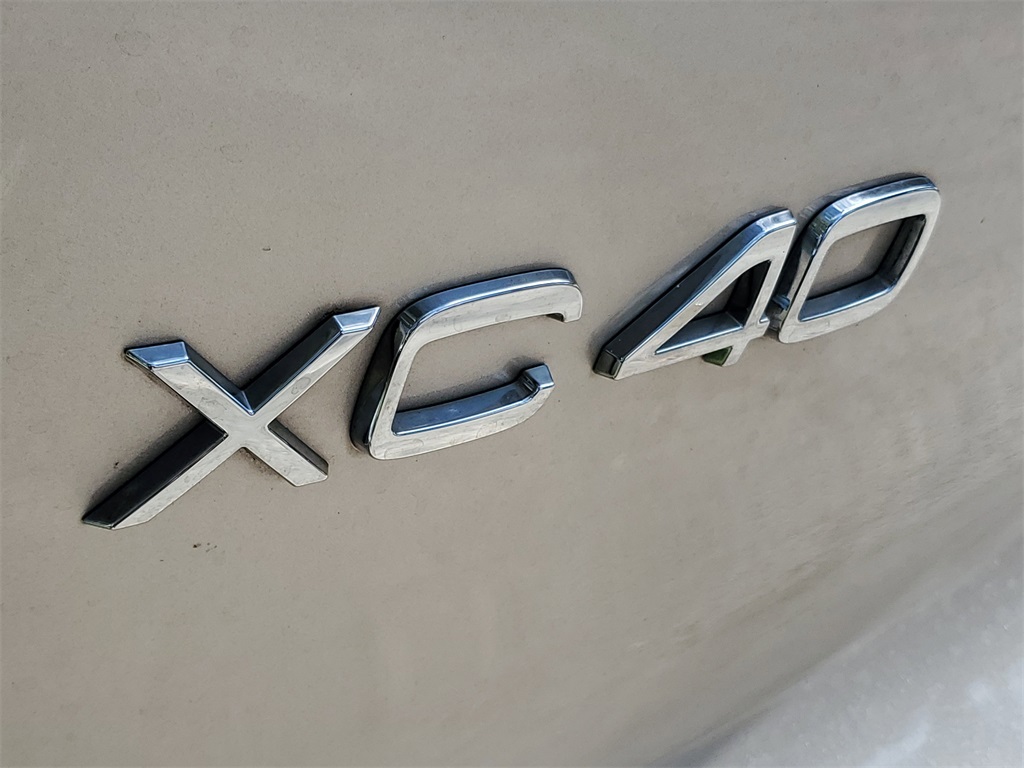 used 2023 Volvo XC40 car, priced at $31,995