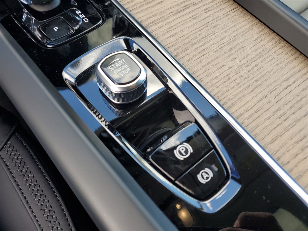 new 2026 Volvo XC60 car, priced at $47,995