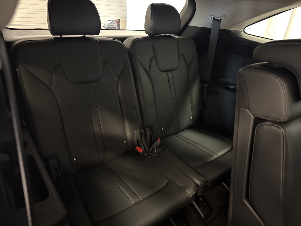 used 2024 Kia Sorento car, priced at $28,000