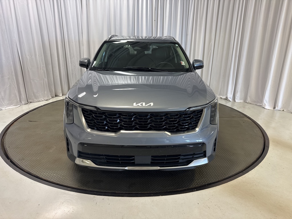 used 2024 Kia Sorento car, priced at $28,000