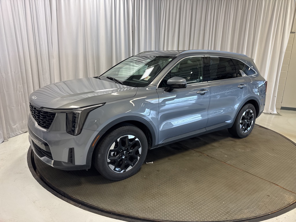 used 2024 Kia Sorento car, priced at $28,000