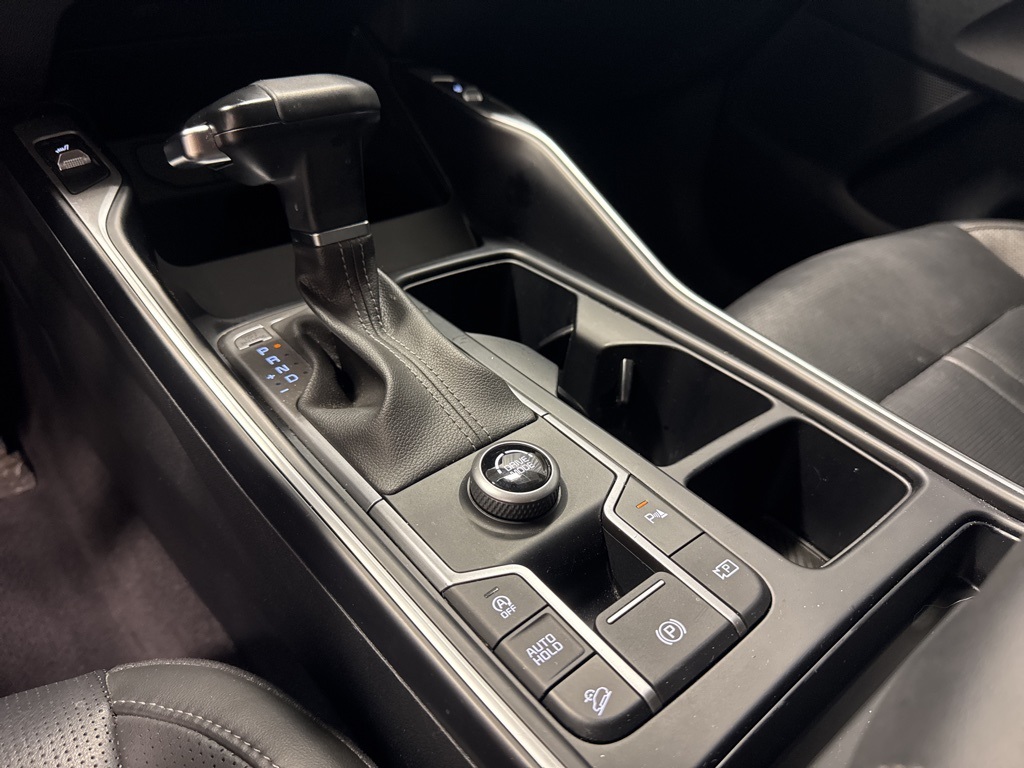 used 2024 Kia Sorento car, priced at $28,000