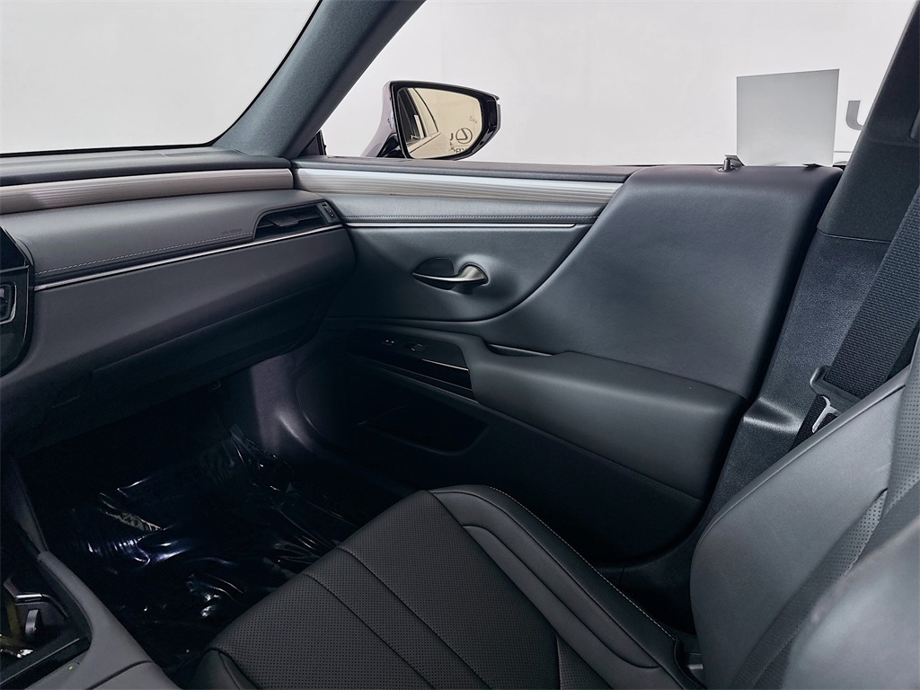 used 2023 Lexus ES car, priced at $39,990