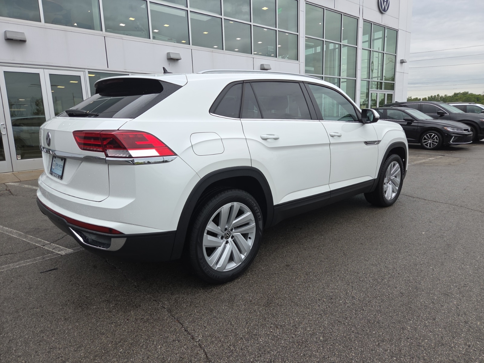 used 2021 Volkswagen Atlas Cross Sport car, priced at $22,400