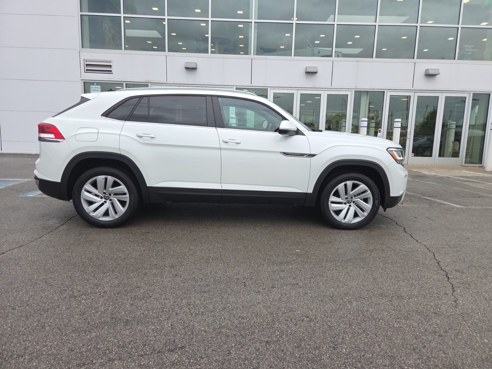 used 2021 Volkswagen Atlas Cross Sport car, priced at $22,400