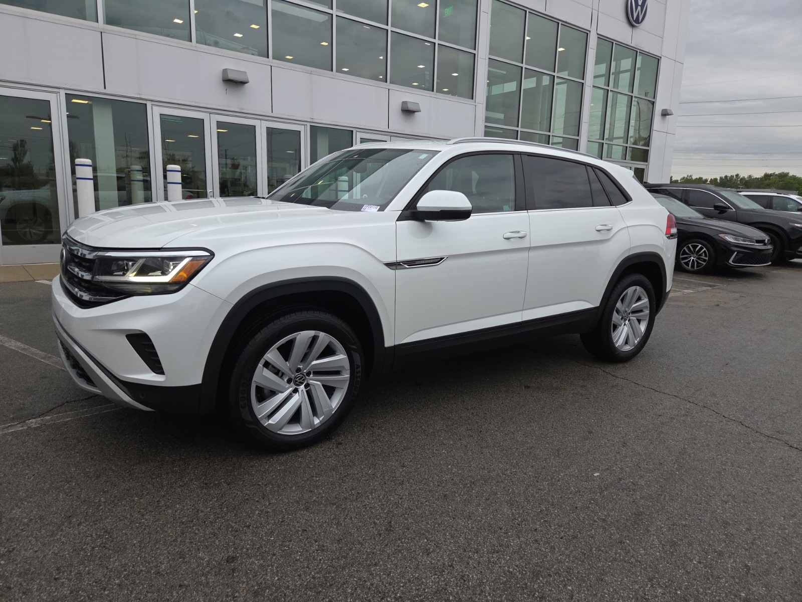 used 2021 Volkswagen Atlas Cross Sport car, priced at $22,400